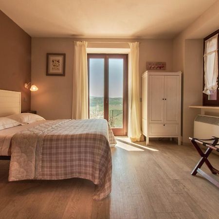 Poggio Dei Farinetti Bed & Breakfast Diano d'Alba Exterior photo