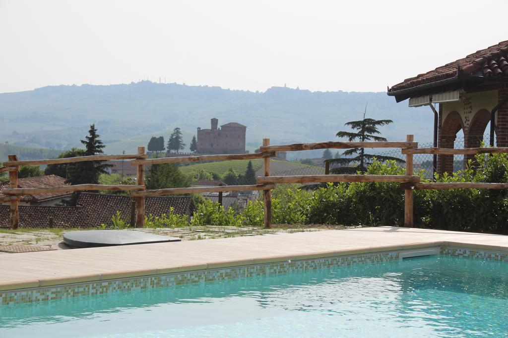 Poggio Dei Farinetti Bed & Breakfast Diano d'Alba Exterior photo
