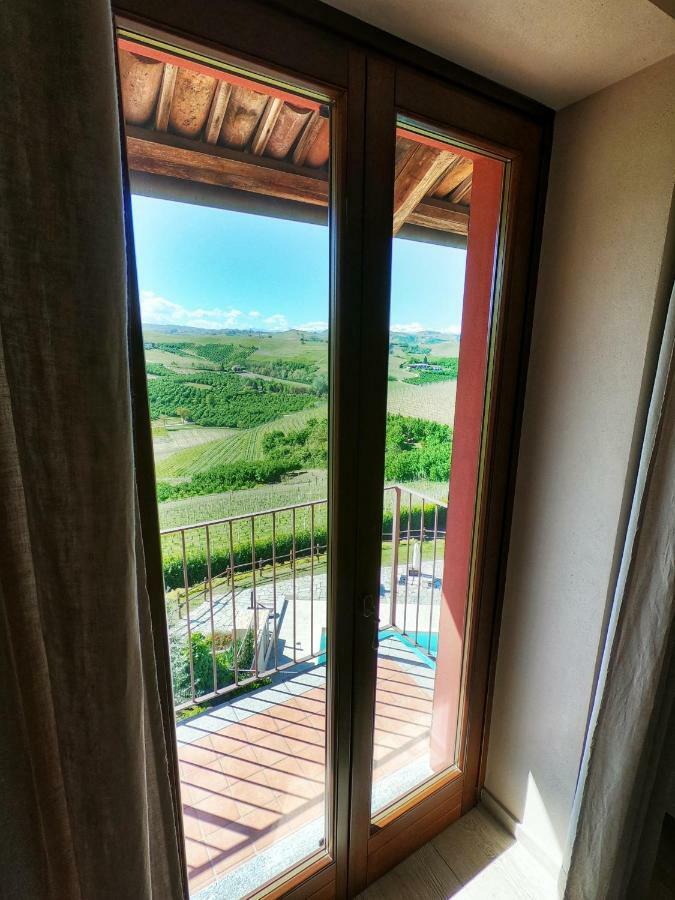 Poggio Dei Farinetti Bed & Breakfast Diano d'Alba Exterior photo